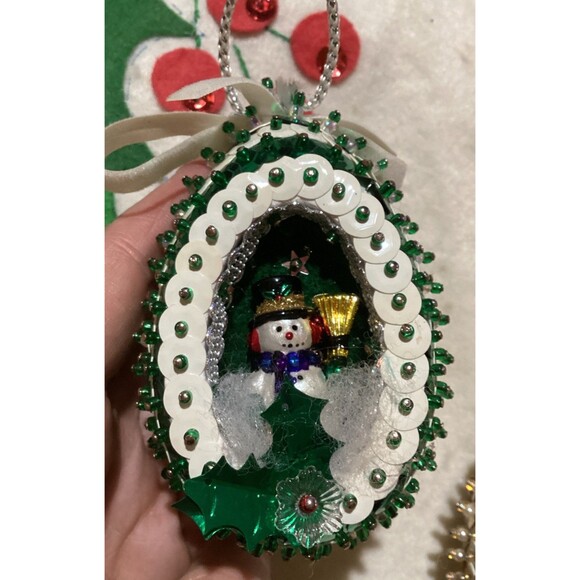 OVAL Push Pin 5 Christmas Ornaments Snowman Diorama Beautiful Beaded Sequined - Picture 7 of 16